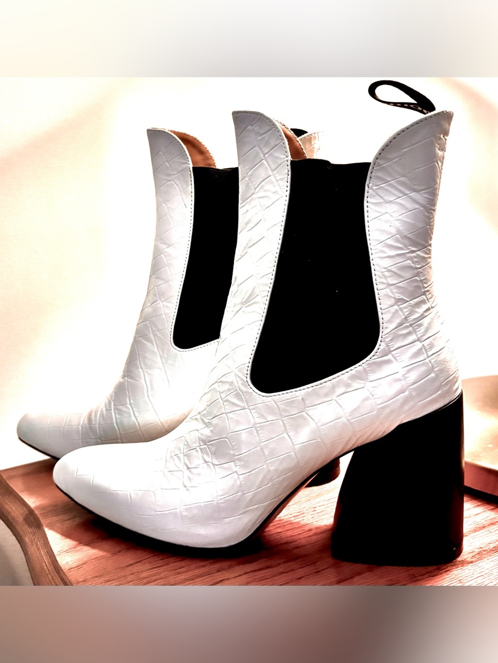 Chloe WAVE White Croc Embossed Leather Ankle Boots SZ.39/9 - Picture 4 of 10